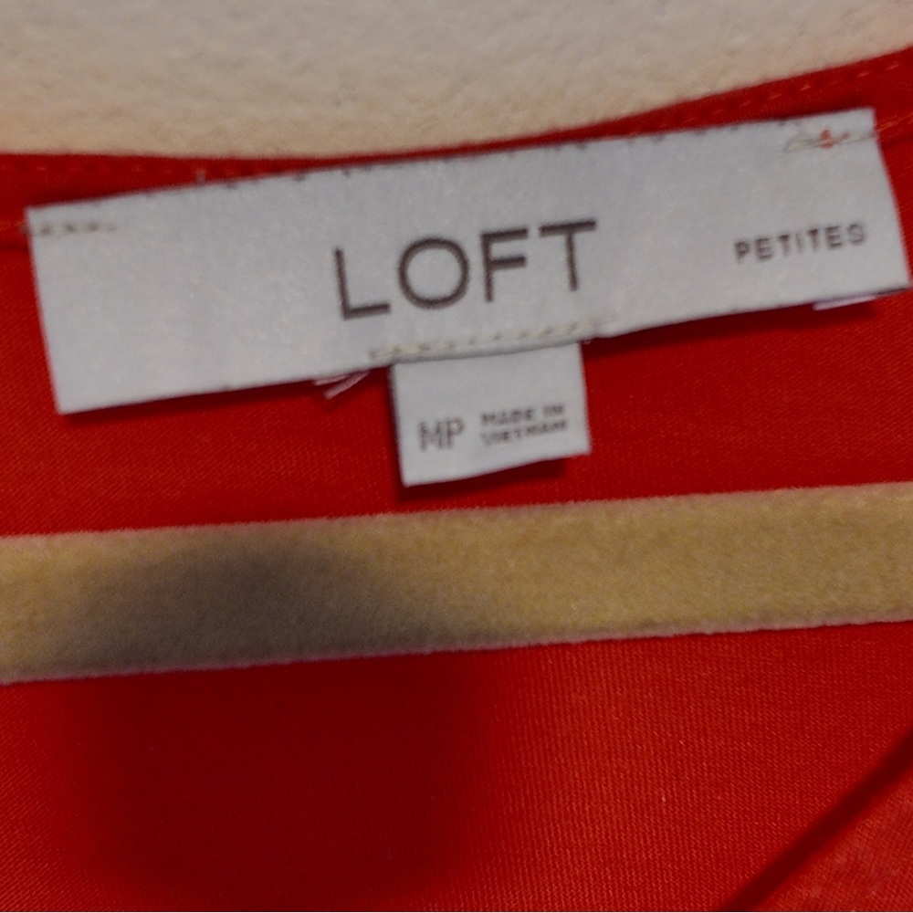 LOFT Women's Red Top - Picture 3 of 5